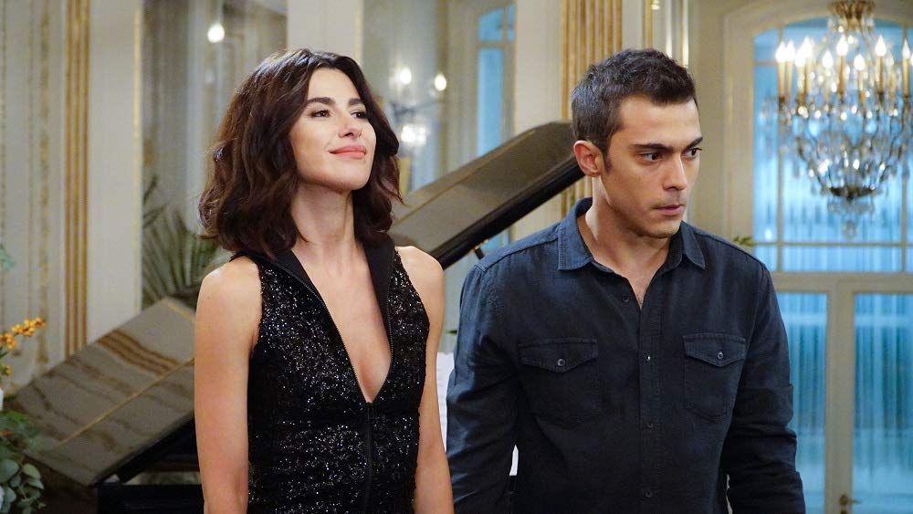Yasak Elma Season 1 Episode 1 English Subtitles
