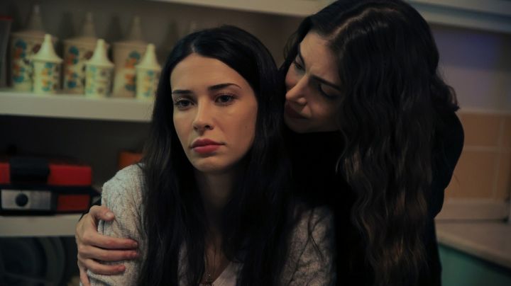 Standing Together (Ne Gemiler Yaktim) Episode 8 English Subtitles