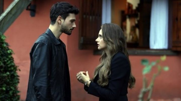 Boundless Love (Hudutsuz Sevda) Episode 35 English subtitles