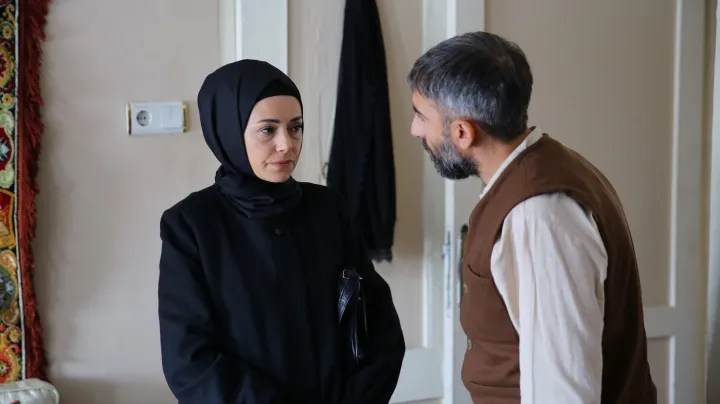 Red Roses (Kizil Goncalar) Episode 2 English Subtitles